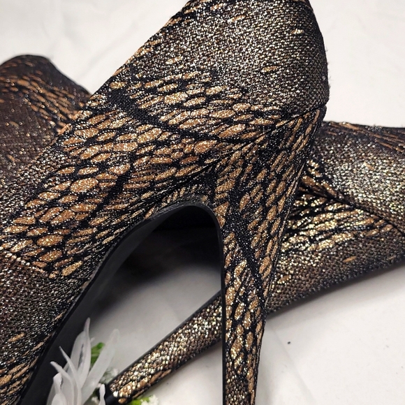Shi by Journey Sz 10 Gold & Black - Picture 6 of 6